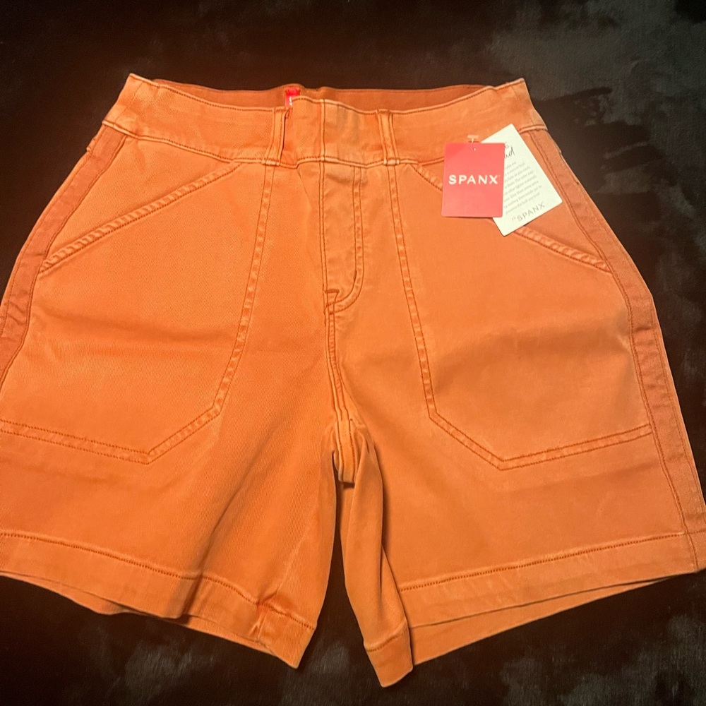Spanx Stretch Twill pinkish cream shorts size xsmall